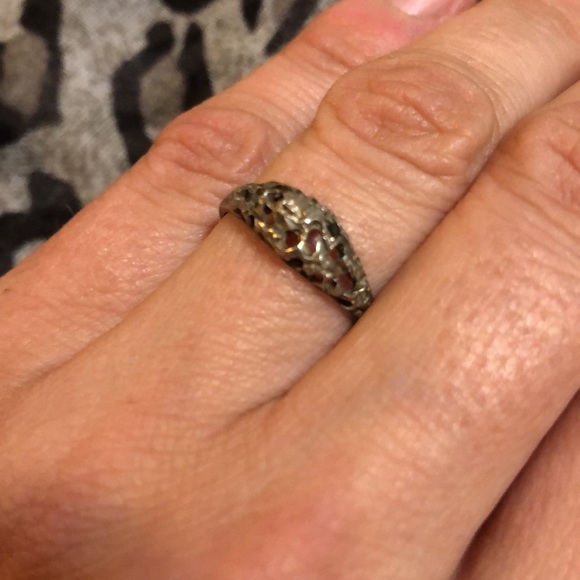 REAL SILVER stamped ring, faceted catches light NEW - Picture 4 of 7